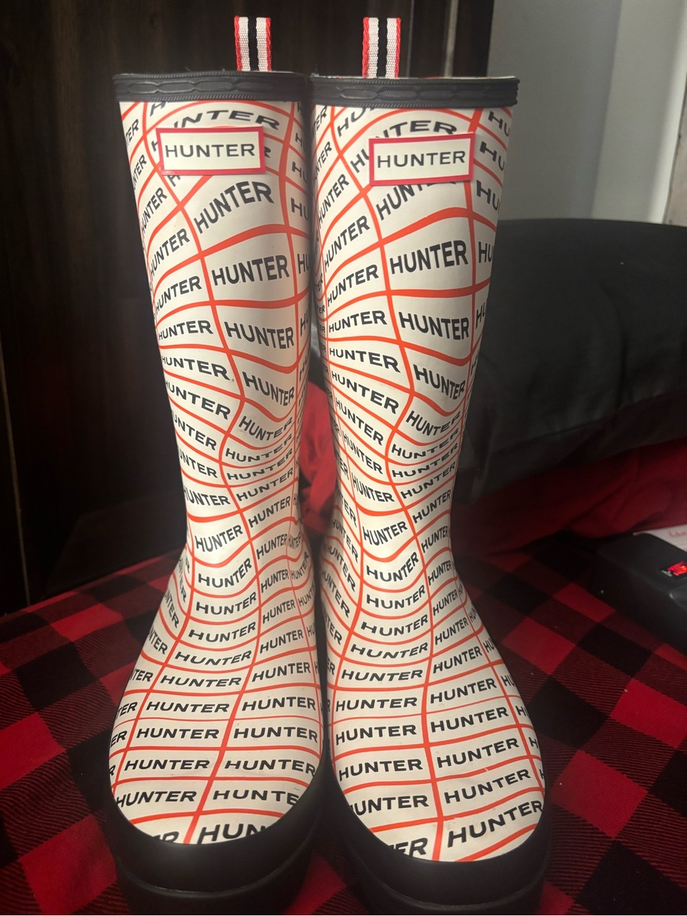 Women’s Hunter Tall RainBoots- Sonic Logo Print- Size 10.